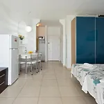 Ocean View Apartment *